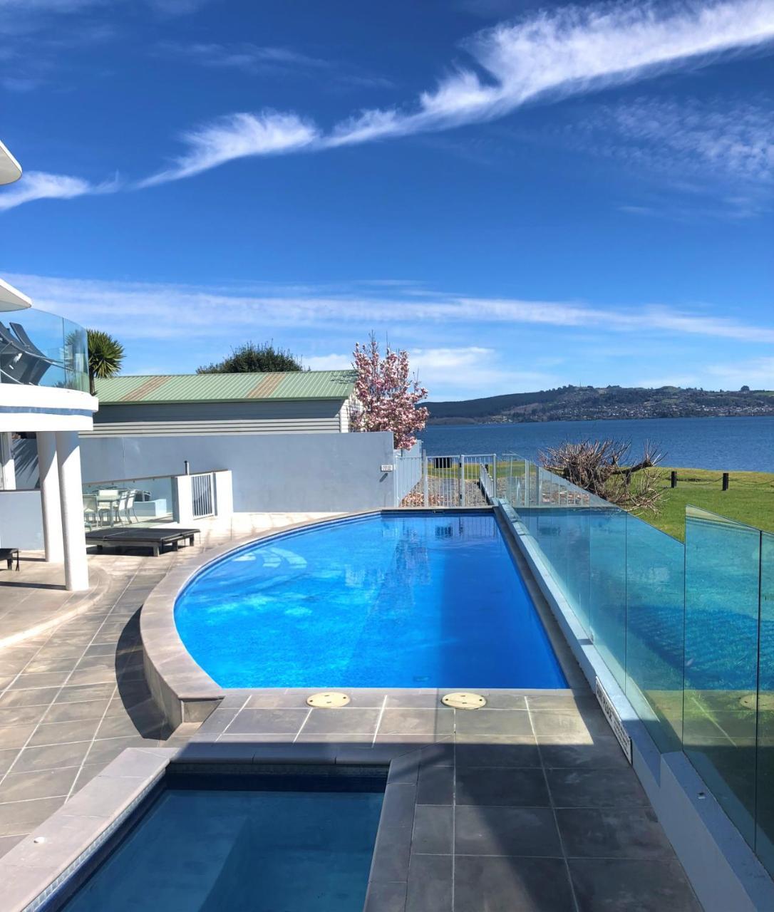 Lakeside Apartment Waimahana 1 Taupo Luaran gambar